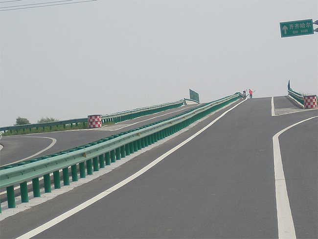 漯河高速公路护栏的材质与规格